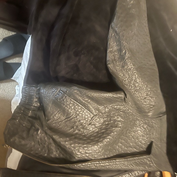 Bernini Beverly Hills Ostrich Jacket Black and Ostrick Belt - Picture 6 of 10